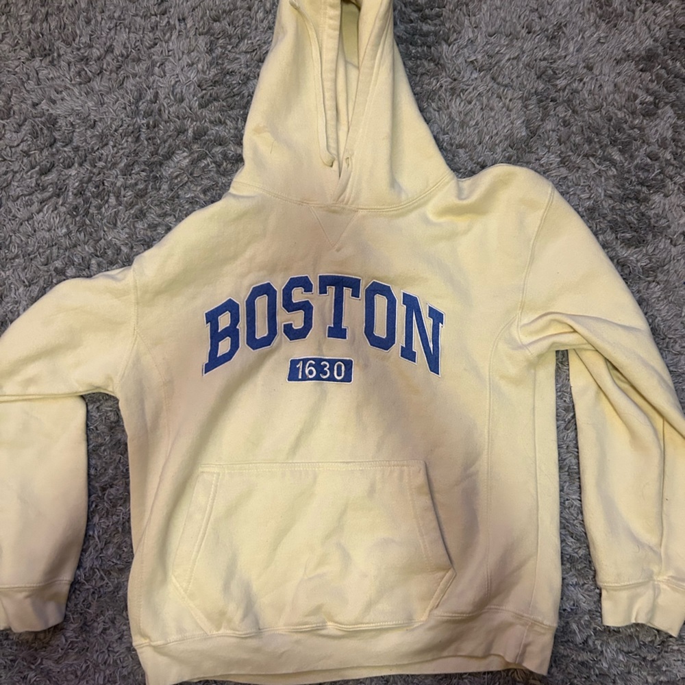 size L Boston sweatshirt